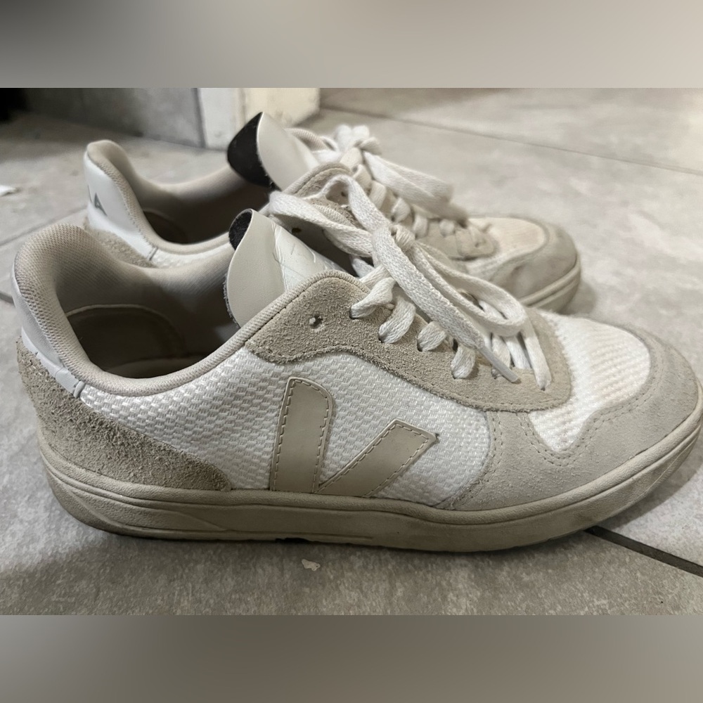 Veja V-10 Sneakers White Natural Pierre EU 38